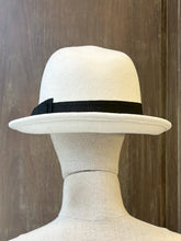 將圖片載入圖庫檢視器 MCDIVA法國緞帶紳士帽（奶油白）
