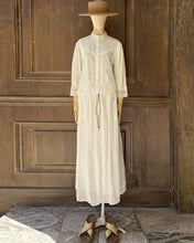 將圖片載入圖庫檢視器 LLLL114BZ133蕾絲小繡花條紋長袖上衣（白）
