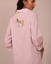 將圖片載入圖庫檢視器 LL188808斑馬刺繡襯衫洋裝（粉紫）
