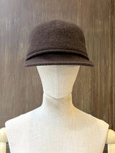 將圖片載入圖庫檢視器 MCVIVI短帽簷軟羊毛馬術帽（深咖啡）
