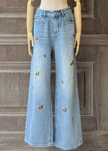 將圖片載入圖庫檢視器 MCJOEJOE木馬刺繡法式中直筒長褲（淺藍）
