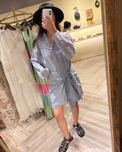 將圖片載入圖庫檢視器 louise mishaBERE條文手袖貼布繡綁帶襯衫洋裝（藍白）
