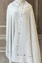 將圖片載入圖庫檢視器 CIC25267YOGA刺繡圍巾（淺灰）
