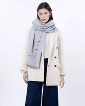 將圖片載入圖庫檢視器 CIC25267YOGA刺繡圍巾（淺灰）
