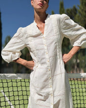 將圖片載入圖庫檢視器 LL178NT811藤蔓格紋刺繡襯衫洋裝（米白）
