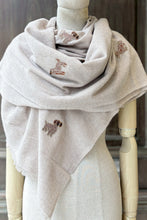 將圖片載入圖庫檢視器 CIC24473小狗金珠珠刺繡羊毛圍巾

