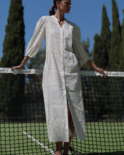 將圖片載入圖庫檢視器 LL178NT811藤蔓格紋刺繡襯衫洋裝（米白）
