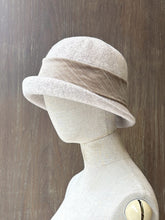 將圖片載入圖庫檢視器 MC017可摺法式復古短簷帽（杏）
