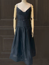 將圖片載入圖庫檢視器 MCANN 復古剪裁蝴蝶結腰帶長洋裝 l 黑
