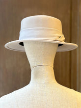 將圖片載入圖庫檢視器 MCANGELA 法式毛料爵士帽 l 燕麥白
