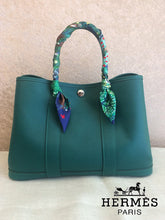 將圖片載入圖庫檢視器 全新真品 森林綠 Garden party PM size (SAC GARDEN PARTY 30 VEAU EPSOM)
