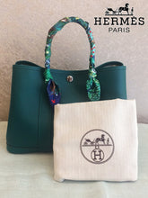 將圖片載入圖庫檢視器 全新真品 森林綠 Garden party PM size (SAC GARDEN PARTY 30 VEAU EPSOM)
